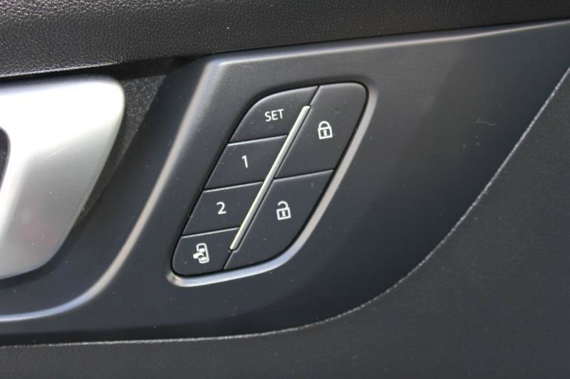 Used 2025 Buick Enclave Sport Touring w/ Super Cruise Package AWD/4WD image 35