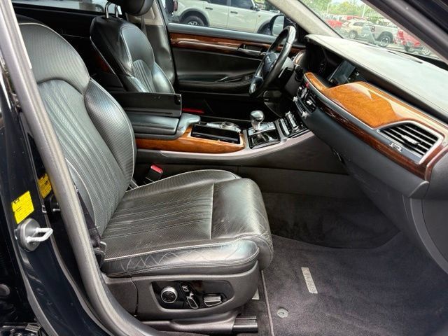 Used 2017 Genesis G90 3.3T Premium RWD image 22
