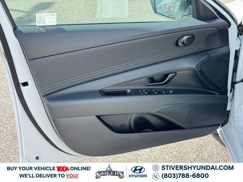 Certified 2025 Hyundai Elantra Sport image 21
