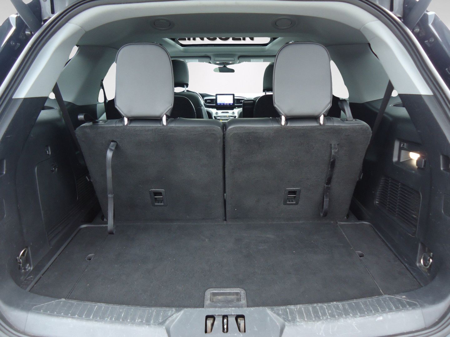 Used 2022 Ford Explorer XLT w/ Equipment Group 202A AWD/4WD image 34