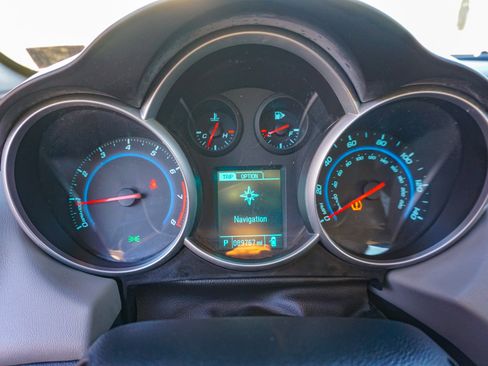 Used 2014 Chevrolet Cruze LS image 11