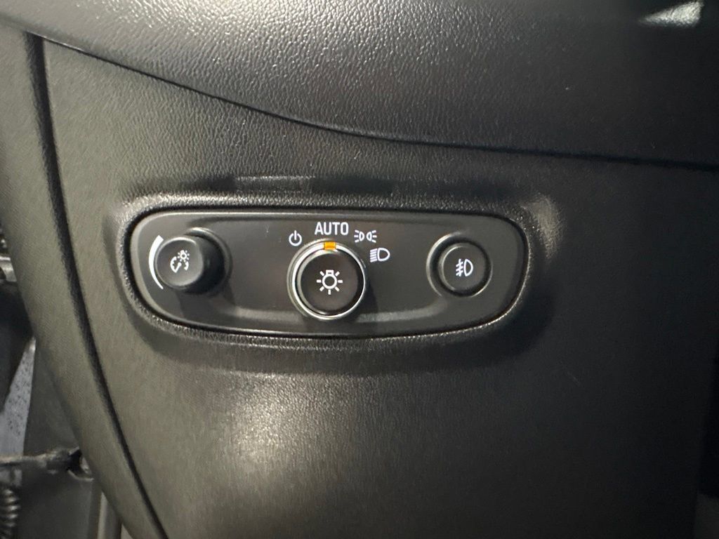 Used 2021 Chevrolet Equinox Premier AWD/4WD image 26