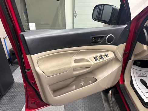 Used 2005 Toyota Tacoma PreRunner image 16