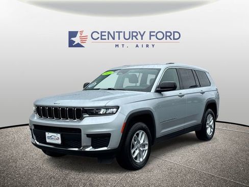 Used 2023 Jeep Grand Cherokee L Laredo RWD image 5