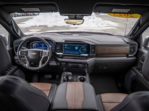 Used 2023 Chevrolet Silverado 1500 High Country w/ Technology Package image 23