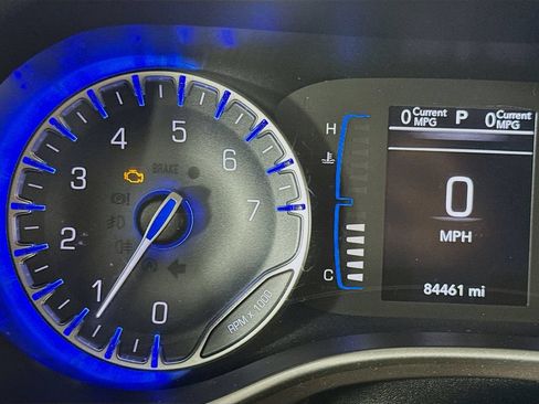 Used 2017 Chrysler Pacifica LX w/ Tire & Wheel Group FWD image 14