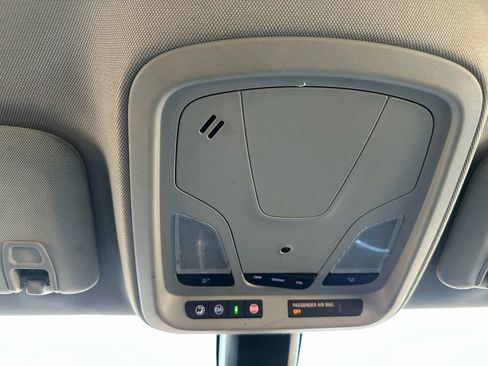 Used 2019 Chevrolet Impala LT image 32