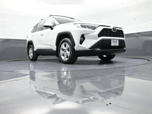 Used 2021 Toyota RAV4 XLE AWD/4WD image 26