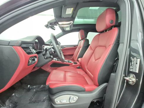 Certified 2026 Porsche Macan Turbo AWD/4WD image 5