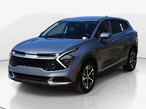 Used 2023 Kia Sportage EX image 3