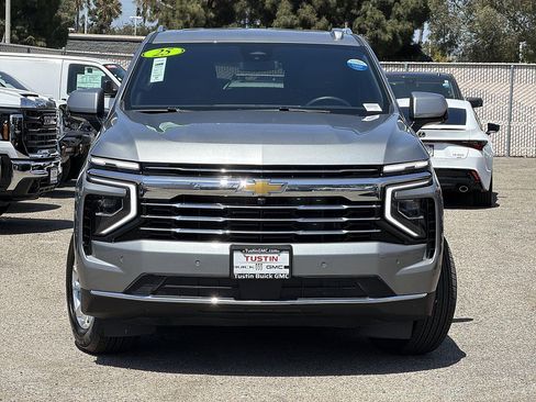 Used 2025 Chevrolet Tahoe LT RWD image 2