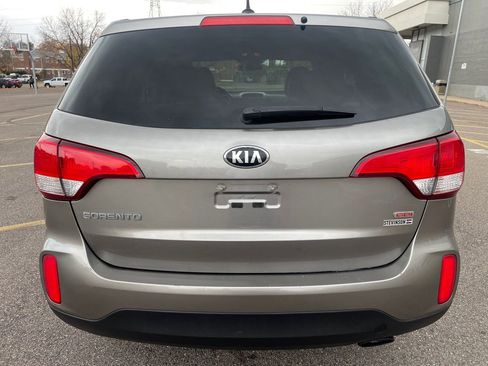 Used 2015 Kia Sorento LX image 6