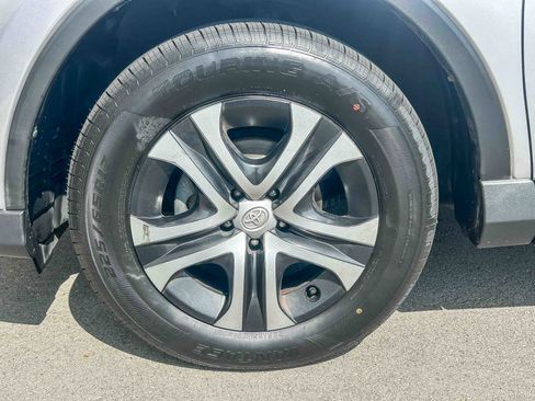 Used 2017 Toyota RAV4 LE image 10