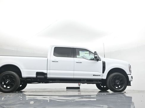 New 2026 Ford F250 Lariat w/ Black Appearance Package AWD/4WD image 7