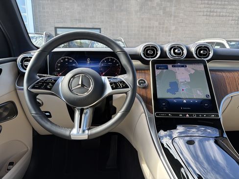 Used 2026 Mercedes-Benz GLC 300 4MATIC image 12