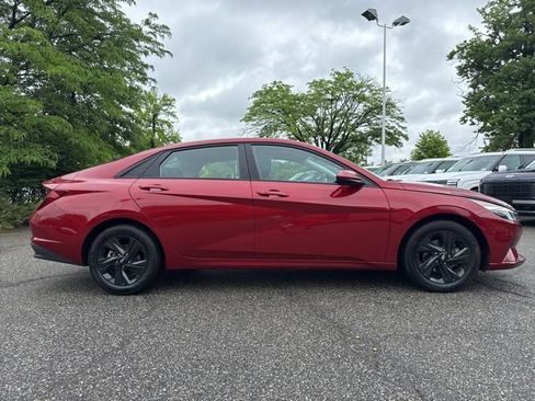 Used 2023 Hyundai Elantra SEL FWD image 13