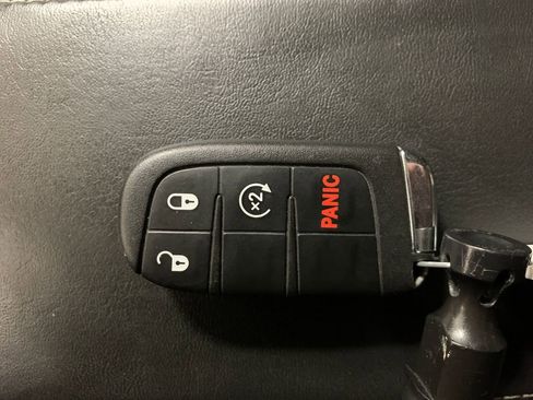 Used 2021 Jeep Renegade Limited image 19