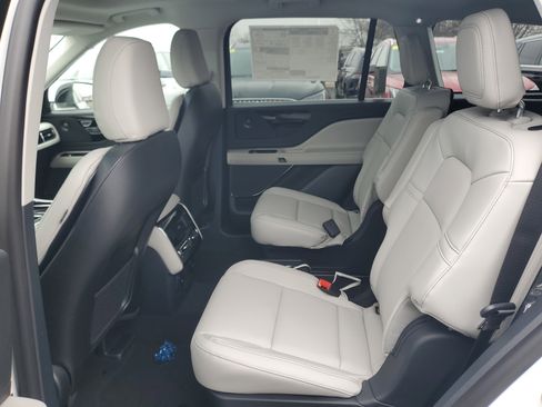 New 2026 Lincoln Aviator Premiere image 23