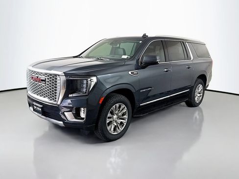 Used 2021 GMC Yukon XL Denali AWD/4WD image 3