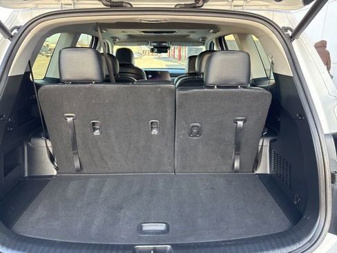 Certified 2025 Kia Telluride EX w/ EX Captain's Chair Package image 43