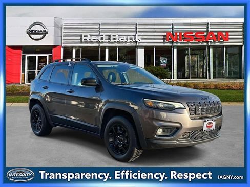 Used 2022 Jeep Cherokee Latitude w/ Trailer Tow Group AWD/4WD image 1