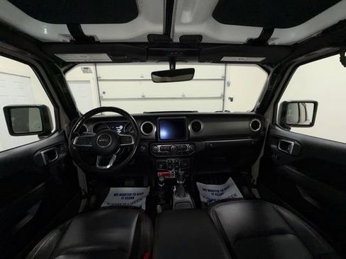 Used 2022 Jeep Gladiator Rubicon w/ Cold Weather Group AWD/4WD image 9