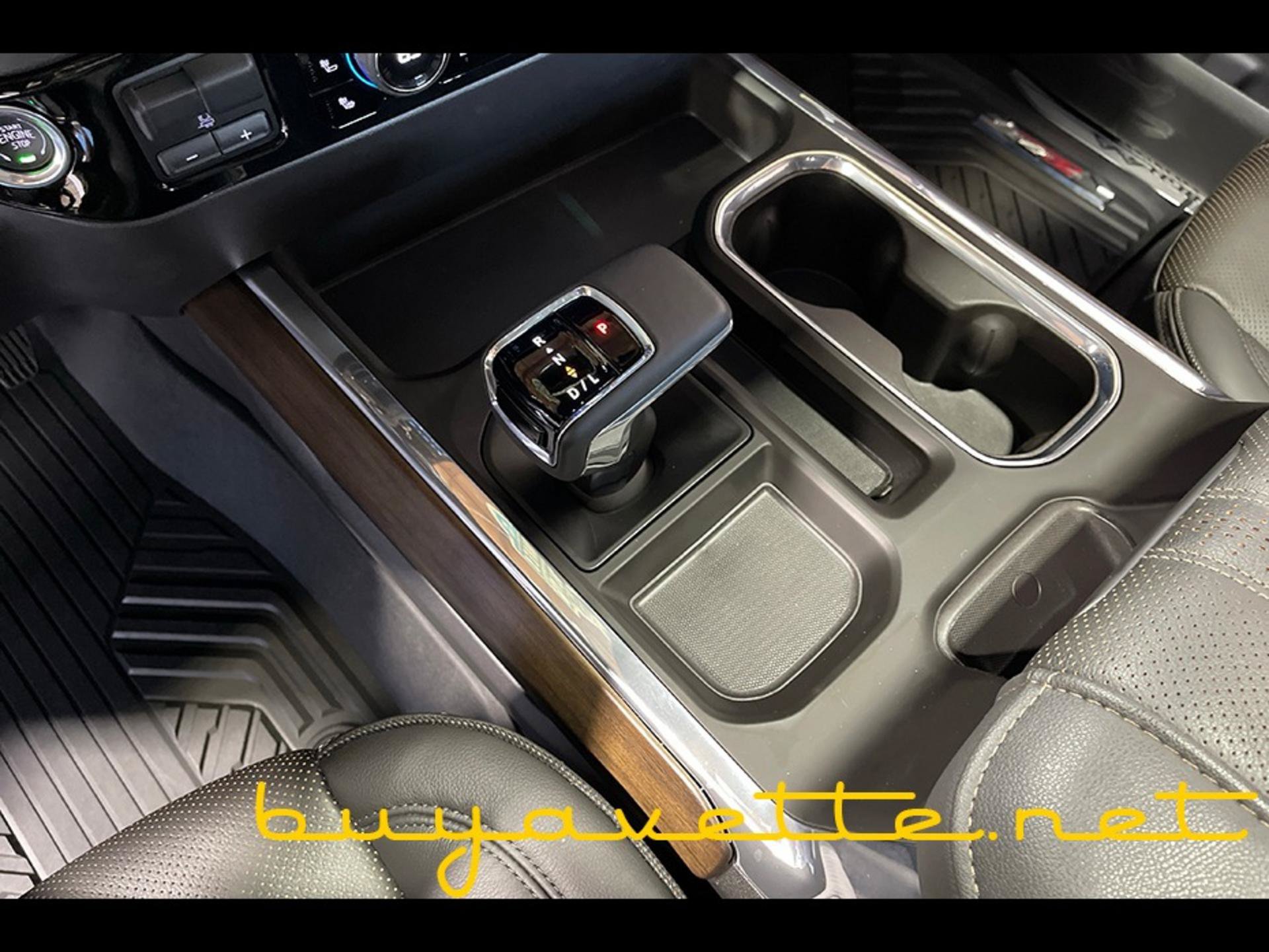 Used 2025 Chevrolet Silverado 1500 High Country w/ Technology Package AWD/4WD image 17