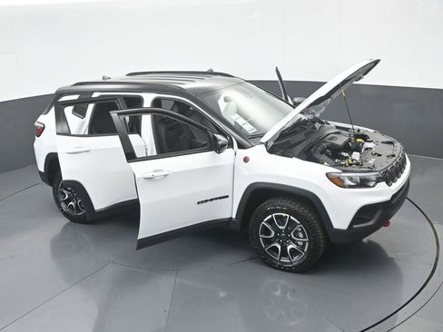 New 2026 Jeep Compass Trailhawk image 65