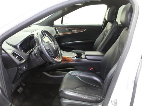 Used 2017 Lincoln MKX Reserve w/ Driver Assistance Package image 18