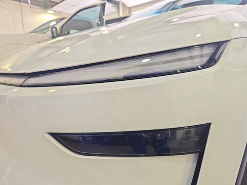 Used 2026 Tesla Model Y Long Range AWD/4WD image 9