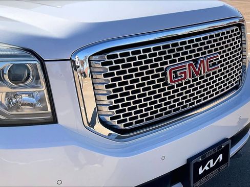 Used 2017 GMC Yukon XL Denali w/ Open Road Package image 33