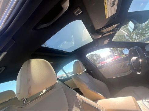 Certified 2025 BMW 330i Sedan w/ Convenience Package image 23