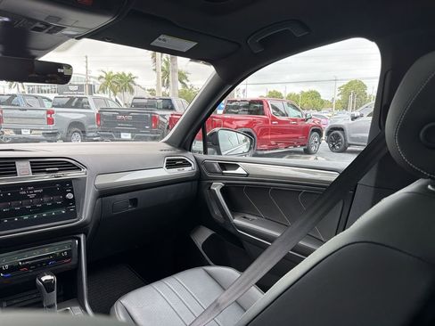 Used 2023 Volkswagen Tiguan SE R-Line FWD image 11