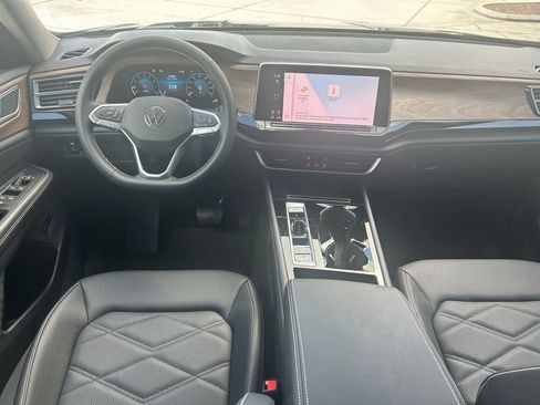 New 2026 Volkswagen Atlas SE FWD image 9
