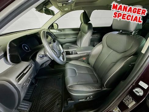 Used 2024 Hyundai Palisade SEL w/ Premium Package FWD image 12