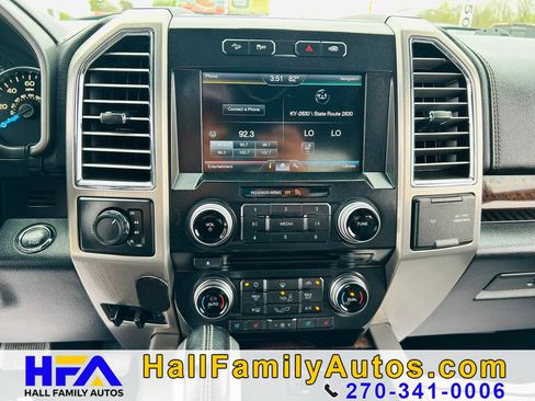 Used 2015 Ford F150 Platinum w/ Equipment Group 701A Luxury AWD/4WD image 30