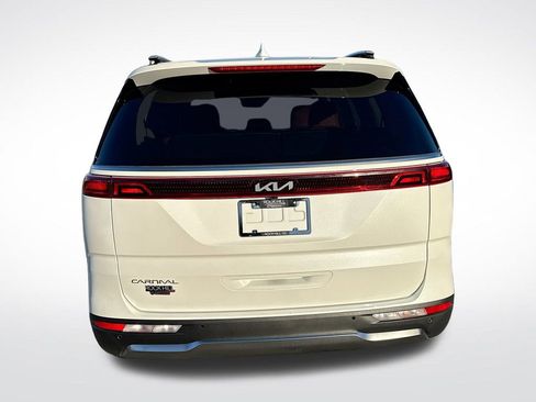 Used 2023 Kia Carnival SX image 6