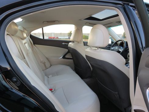 Used 2011 Lexus IS 250 4dr Sport Sdn RWD image 38