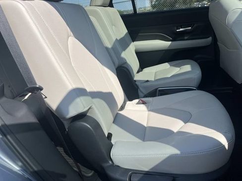 Used 2025 Toyota Grand Highlander AWD Hybrid image 26