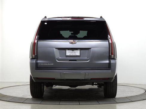 Used 2020 Cadillac Escalade Luxury image 6