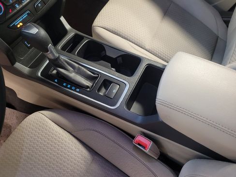 Used 2017 Ford Escape SE w/ SE Cold Weather Package FWD image 26