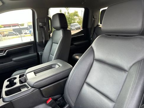 Used 2025 GMC Sierra 1500 SLT AWD/4WD image 8