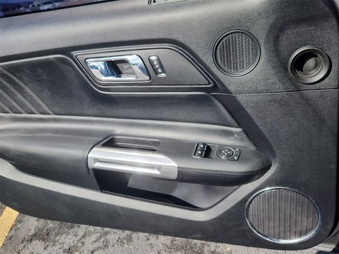 Used 2017 Ford Mustang GT Premium image 9