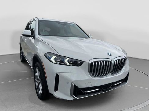 New 2026 BMW X5 sDrive40i w/ Parking Assistance Package RWD image 3