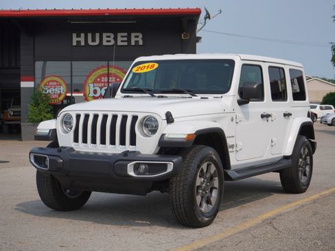 Used 2018 Jeep Wrangler Unlimited Sahara AWD/4WD image 3