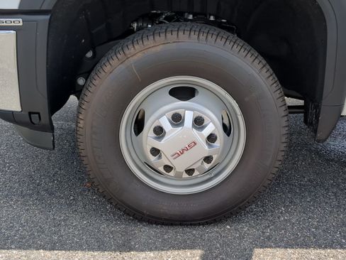 New 2025 GMC Sierra 3500 Pro w/ Convenience Package image 32