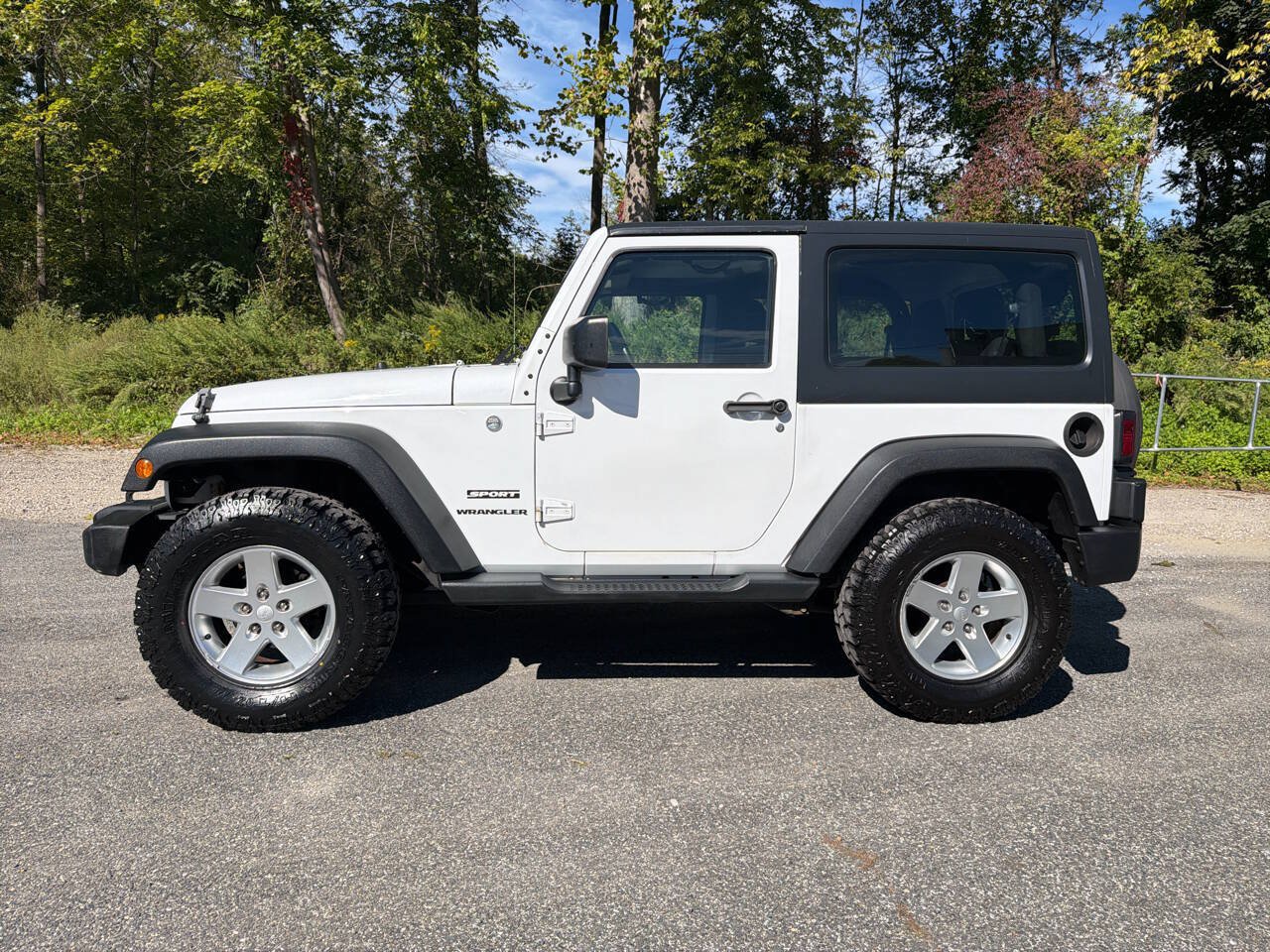Used 2014 Jeep Wrangler Sport w/ Quick Order Package 23S AWD/4WD image 2
