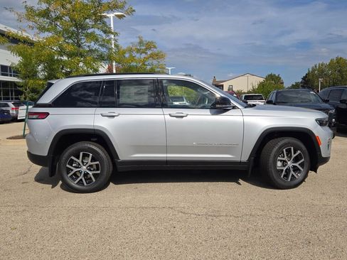 New 2025 Jeep Grand Cherokee Limited w/ Luxury Tech Group II image 6