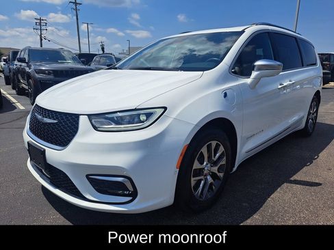 Certified 2022 Chrysler Pacifica Pinnacle FWD image 8