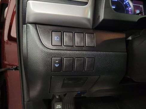 Used 2019 Toyota Highlander LE image 19